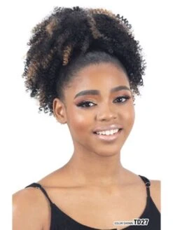 Model Model Premium Synthetic TWINKLE POM LARGE Ponytail